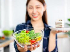 This Black Spider Women's Vegan Nutrition Program is for those trying to build muscle and gain mass. It comes with a meal plan, suggested supplementation as well as a list of approved condiments and beverages.